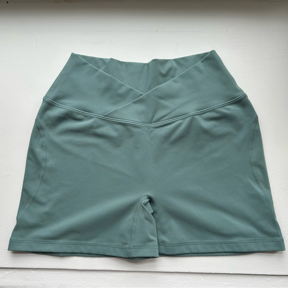 Alphalete Surface Power Shorts
